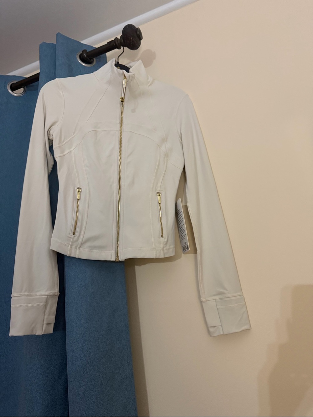 Lululemon Define Cropped Jacket Light Ivory Size: 4 NWT